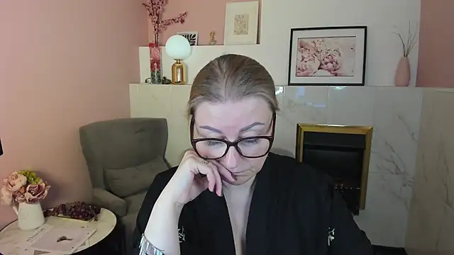 AlexandraKind online show from 03.14.25