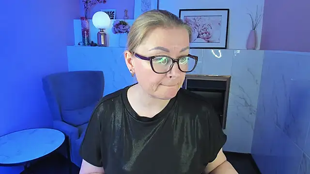 AlexandraKind online show from 03.15.25