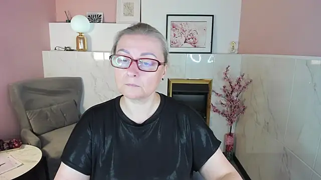 AlexandraKind online show from 09.13.25