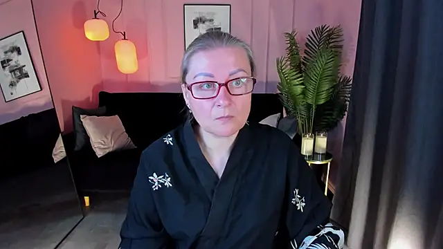 AlexandraKind online show from 09.20.25