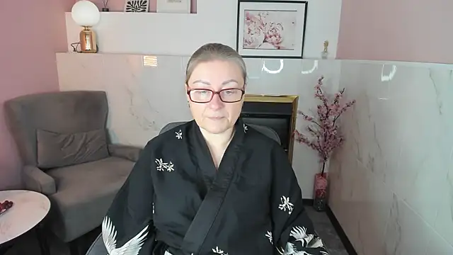 AlexandraKind online show from 11.22.25