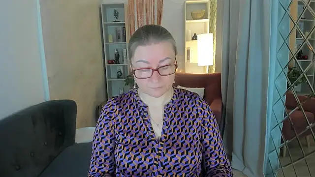 AlexandraKind online show from 01.10.26