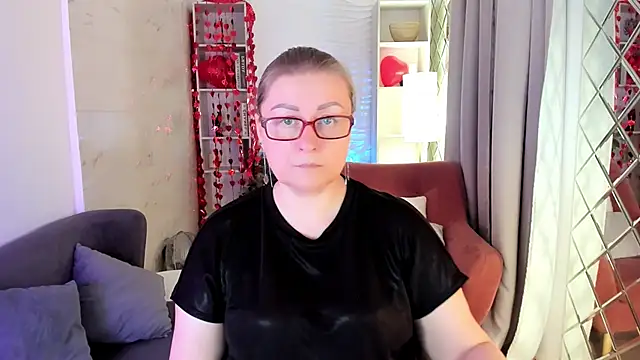 AlexandraKind online show from 02.18.26