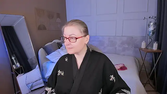 AlexandraKind online show from 03.17.26