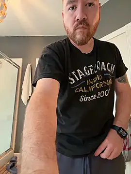 Snapshot of Bluemage710 chatting on 12.18.25 Bluemage710 online show from 12.18.25