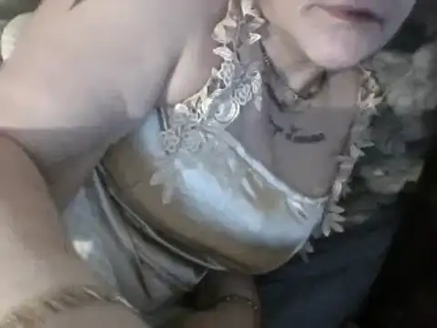 housewife shantie online show from 03.05.25