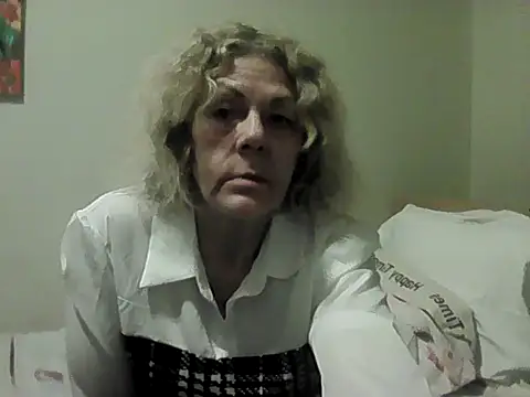 housewife shantie online show from 03.12.26