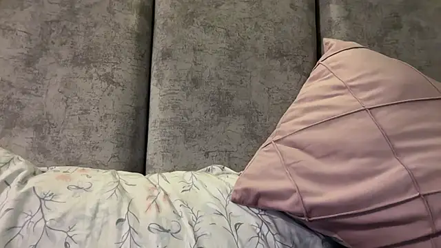 Snapshot of Gabby_cruz_ chatting on 12.06.24 Gabby cruz online show from 12.06.24