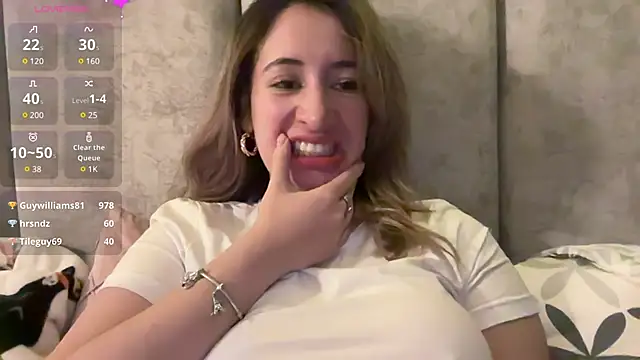 Snapshot of Gabby_cruz_ chatting on 12.15.24 Gabby cruz online show from 12.15.24