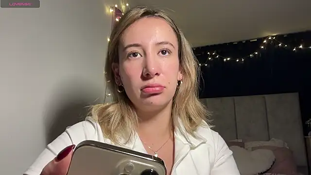 Snapshot of Gabby_cruz_ chatting on 01.08.25 Gabby cruz online show from 01.08.25