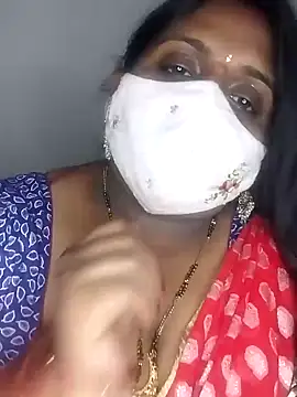 Snapshot of Sexy_Radhikaa chatting on 02.13.25 Sexy Radhikaa online show from 02.13.25