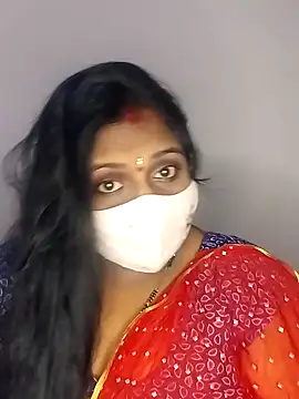 Snapshot of Sexy_Radhikaa chatting on 02.15.25 Sexy Radhikaa online show from 02.15.25