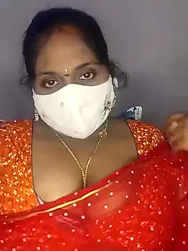 Snapshot of Sexy_Radhikaa chatting on 03.01.25 Sexy Radhikaa online show from 03.01.25