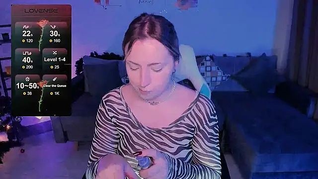 Snapshot of Jenny_Luvv chatting on 12.28.24 Jenny Luvv online show from 12.28.24