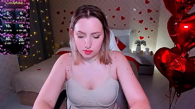 Snapshot of Jenny_Luvv chatting on 02.13.25 Jenny Luvv online show from 02.13.25