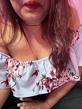 Snapshot of _nishalove19 chatting on 12.24.24 nishalove19 online show from 12.24.24