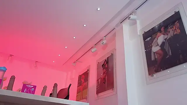 ChantalHans online show from 02.24.26