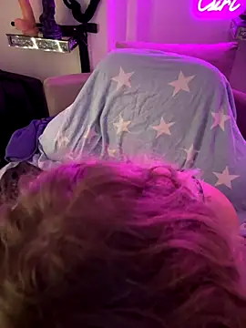 Snapshot of CurvyAnonymousGirl89 chatting on 09.11.25 CurvyAnonymousGirl89 online show from 09.11.25