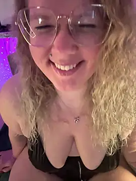 CurvyAnonymousGirl89 online show from 03.08.26