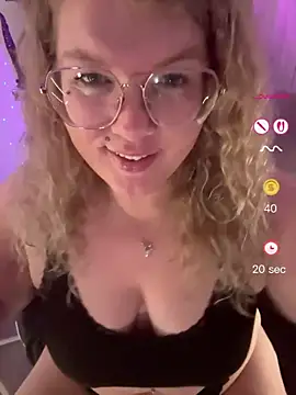 CurvyAnonymousGirl89 online show from 04.24.26