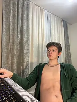 Snapshot of W_N_G_S chatting on 12.12.24 W N G S online show from 12.12.24