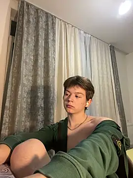 Snapshot of W_N_G_S chatting on 12.14.24 W N G S online show from 12.14.24