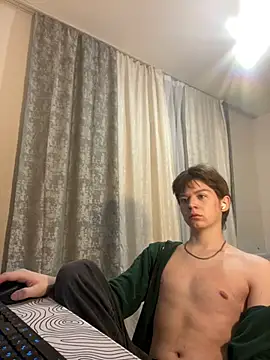 Snapshot of W_N_G_S chatting on 01.20.25 W N G S online show from 01.20.25