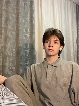 Snapshot of W_N_G_S chatting on 02.19.25 W N G S online show from 02.19.25