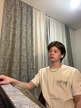 Snapshot of W_N_G_S chatting on 02.22.25 W N G S online show from 02.22.25