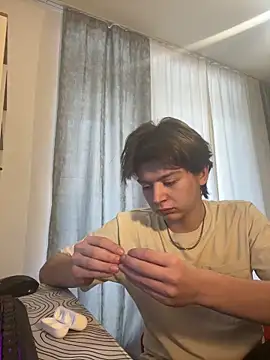 Snapshot of W_N_G_S chatting on 03.17.25 W N G S online show from 03.17.25