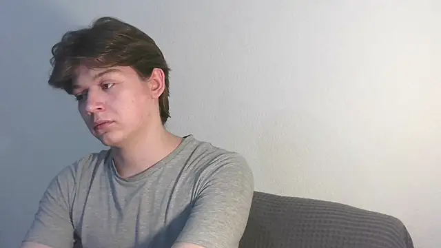 Snapshot of W_N_G_S chatting on 09.14.25 W N G S online show from 09.14.25