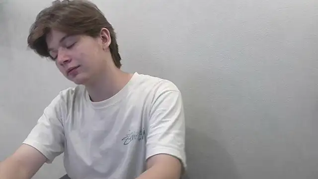 Snapshot of W_N_G_S chatting on 10.01.25 W N G S online show from 10.01.25