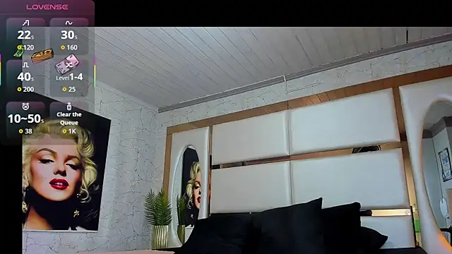 Snapshot of Pandora_Rey2 chatting on 09.16.25 Pandora Rey2 online show from 09.16.25