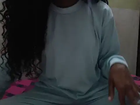 Snapshot of Nolimtslove chatting on 12.16.24 Nolimtslove online show from 12.16.24