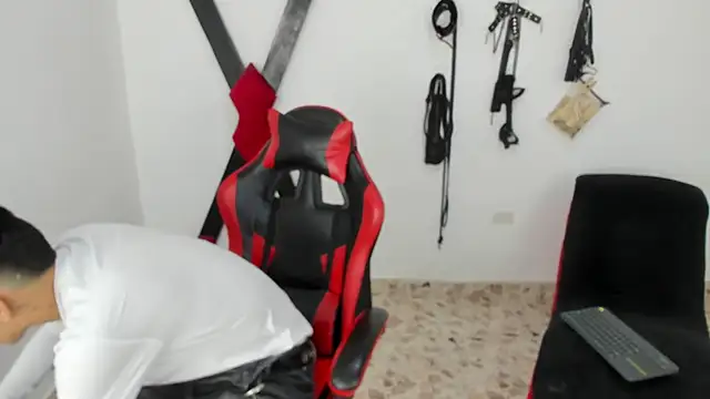 Snapshot of Harry_LatinBoy chatting on 11.10.25 Harry LatinBoy online show from 11.10.25