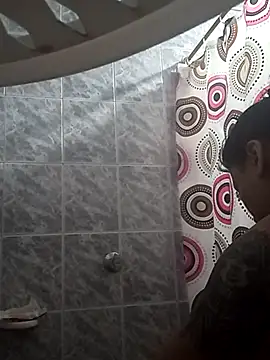 Naomy veracruz  online show from 12.17.25