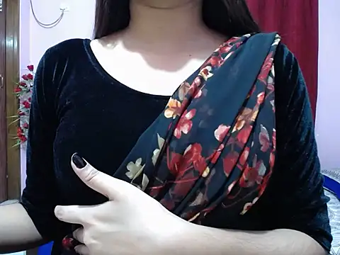 Snapshot of taisina chatting on 12.22.25 taisina online show from 12.22.25