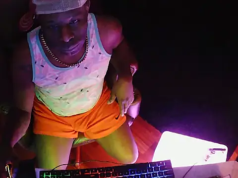 Snapshot of Bignc chatting on 09.28.25 Bignc online show from 09.28.25