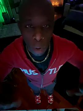 Snapshot of Bignc chatting on 10.02.25 Bignc online show from 10.02.25