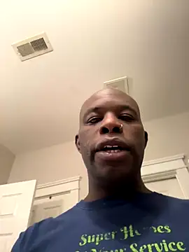 Snapshot of Bignc chatting on 10.08.25 Bignc online show from 10.08.25