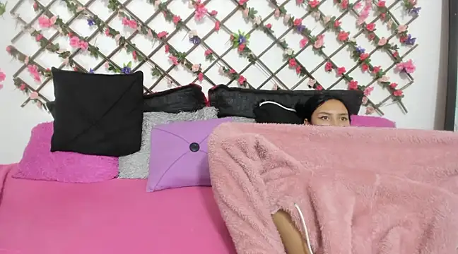 Snapshot of abby_eemily chatting on 03.20.25 abby eemily online show from 03.20.25