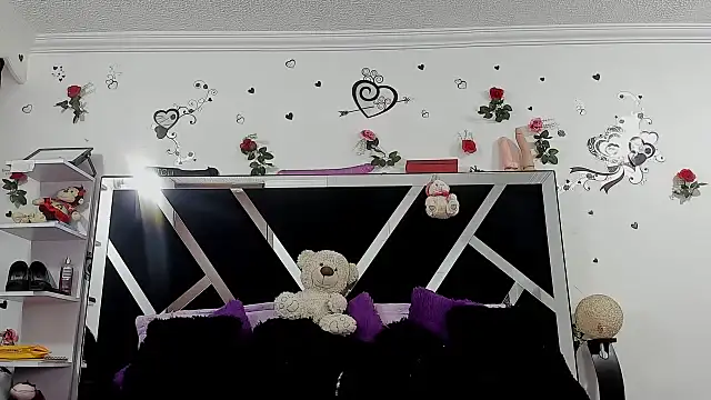 Snapshot of abby_eemily chatting on 10.30.25 abby eemily online show from 10.30.25