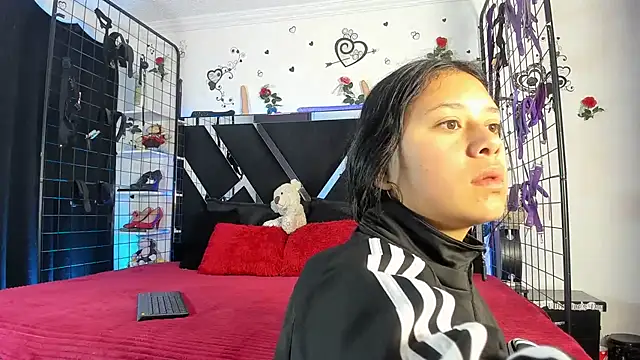 Snapshot of abby_eemily chatting on 11.17.25 abby eemily online show from 11.17.25