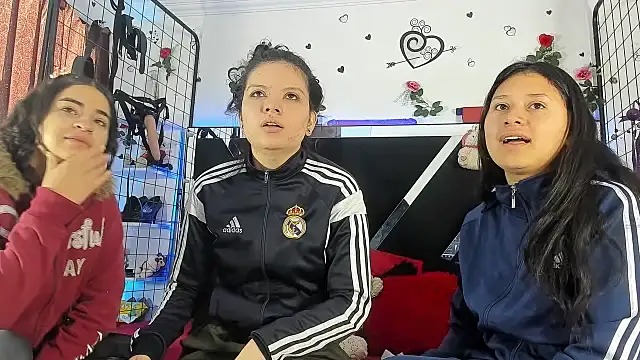 Snapshot of abby_eemily chatting on 11.25.25 abby eemily online show from 11.25.25