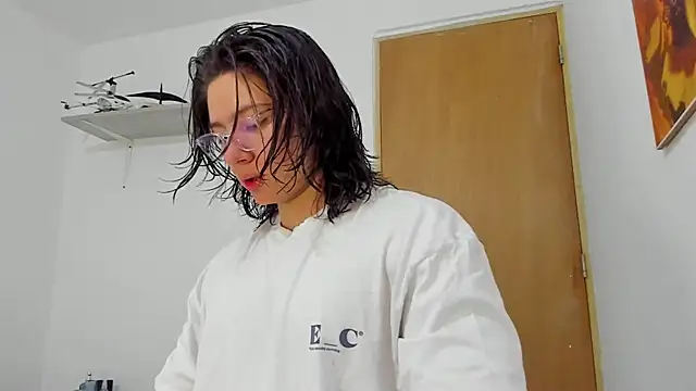 AngelBennet  online show from 02.09.25