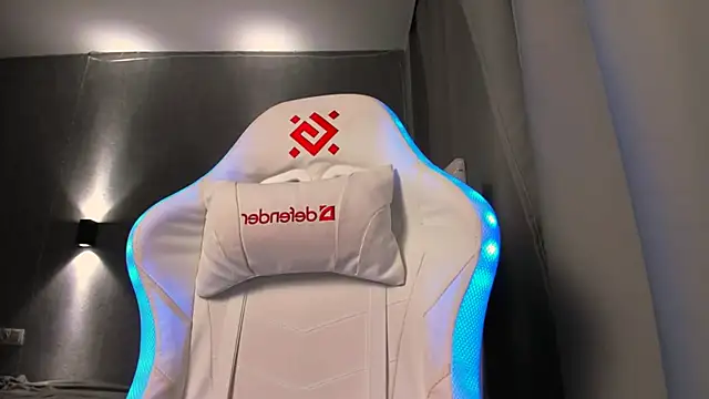 Kleo Godde online show from 10.26.25