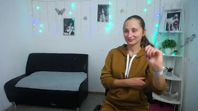 MichelLeee online show from 09.26.25