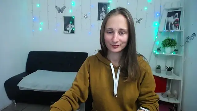 MichelLeee online show from 10.10.25