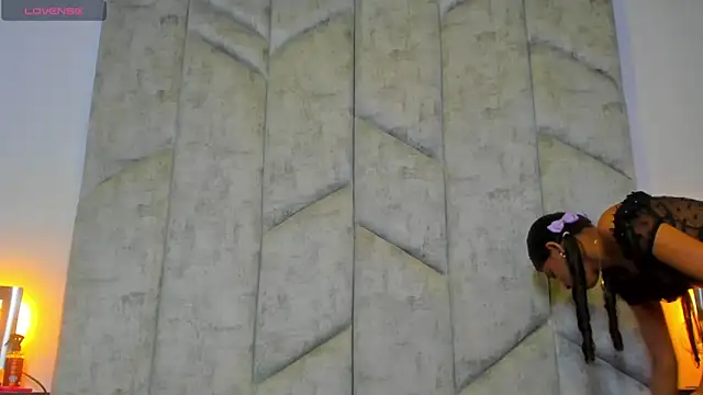 Snapshot of AshleyHill2 chatting on 03.17.25 AshleyHill2 online show from 03.17.25