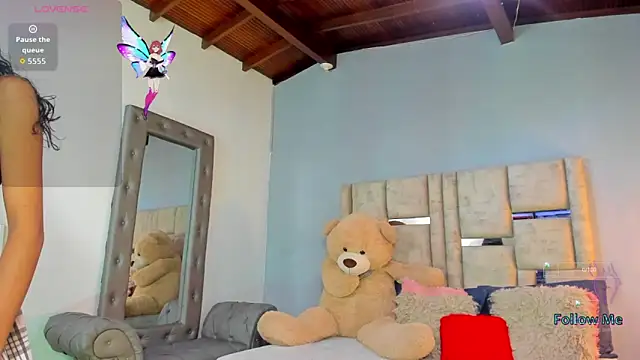 Snapshot of AshleyHill2 chatting on 09.18.25 AshleyHill2 online show from 09.18.25